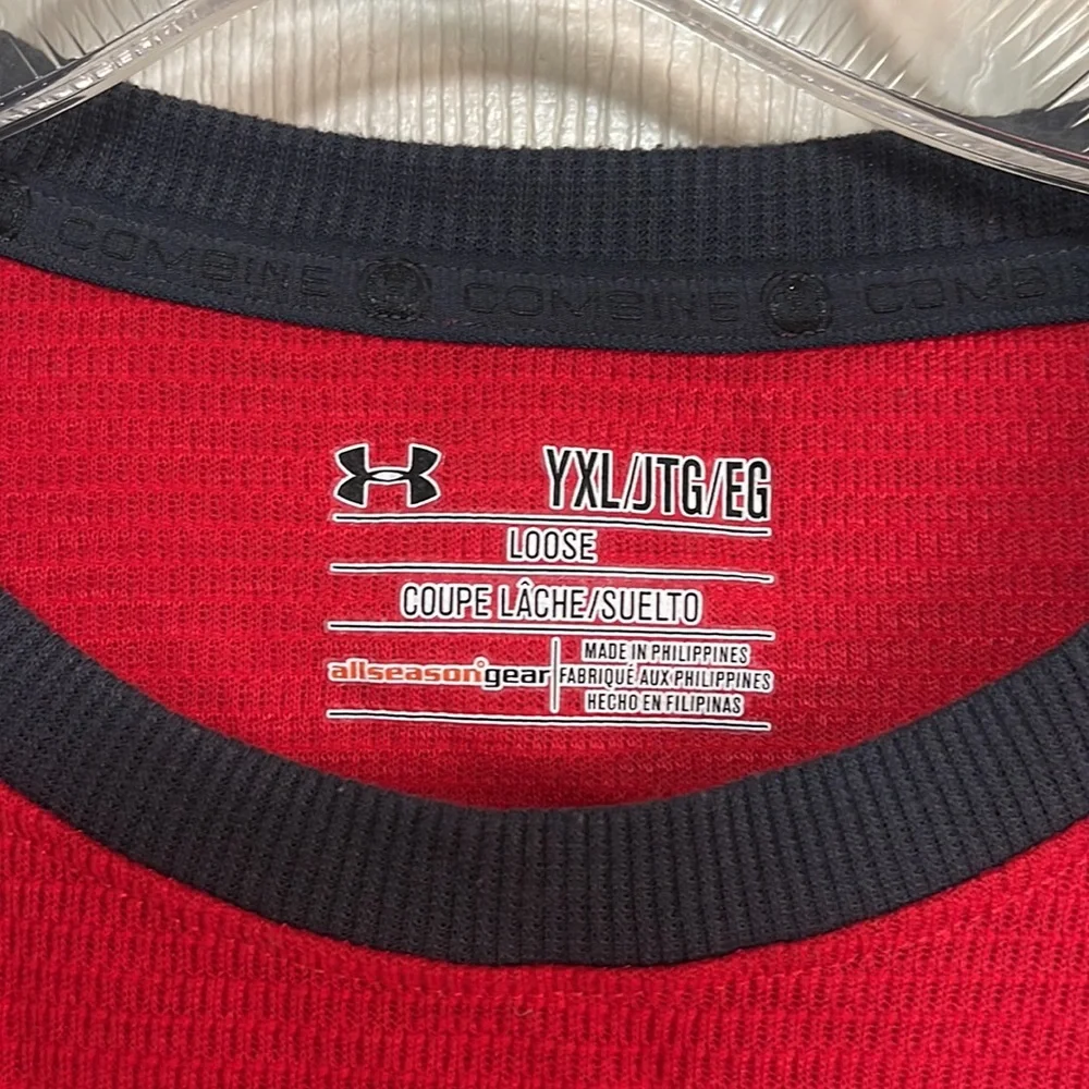 Under Armour Loose size YXL top. Great condition! New without tags - Picture 2 of 6